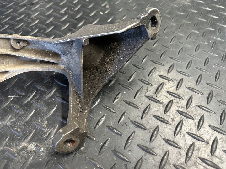 фото №6, Лапи підтримка коробки права audi a8 d4 4.2 tdi cds 4h0399114e