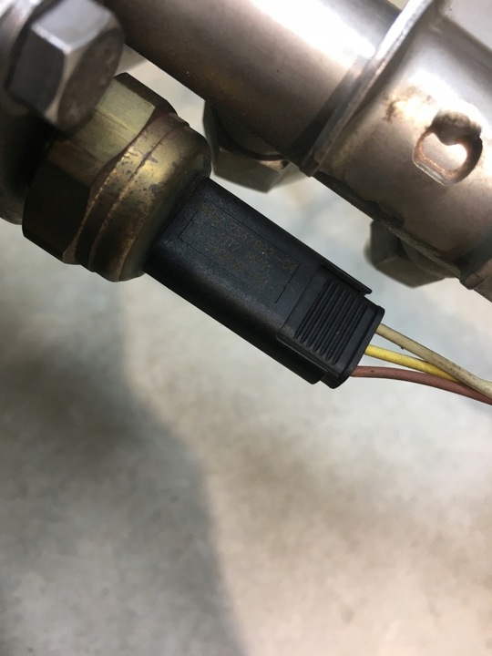 фото №8, Планка вприскувальний bmw 3 e92 320 i 7562474 7537319 7547883