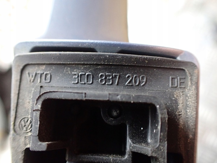 фото №7, Ручка левый перед vw passat b7 2.0 tdi sedan 3c0837209 10289