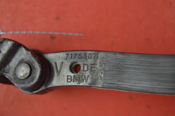 фото №7, Ограничитель дверь правая перед 7176802 bmw e90 e91 04-10