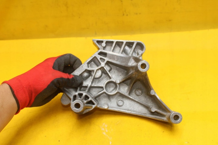 фото №5, Лапи кронштейн двигателя golf vi 1.6 mpi 06f199207q