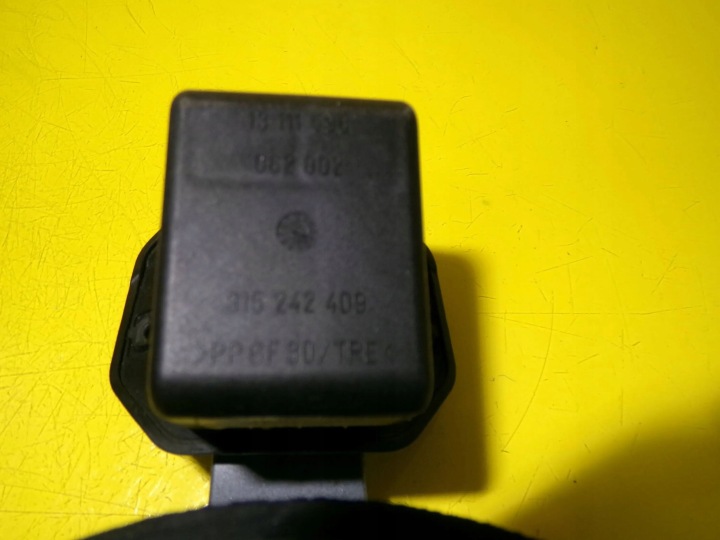 фото №6, Крышка заливка топлива opel astra iii h 13111597 код lak: 163 nr361