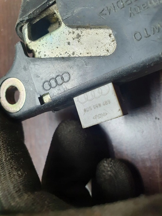 фото №12, Audi a4 s4 b5 8d 1997 замок кришки задньої / багажника