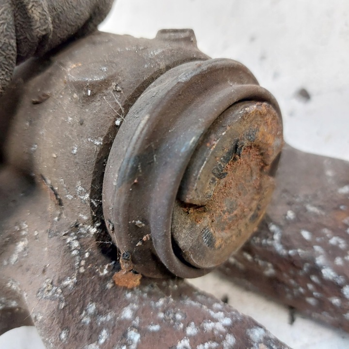 фото №10, Opel insignia a рестайлинг универсал суппорт тормозной левый зад aluminiowy