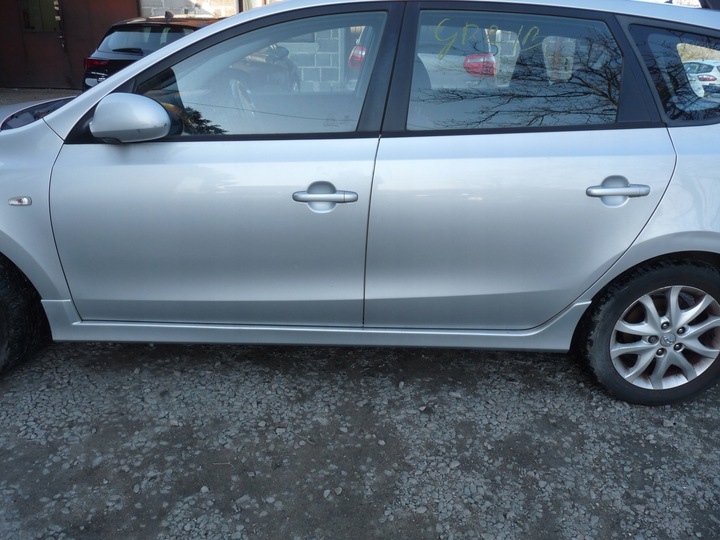 фото №1, Hyundai i30 дверь левая передние левый перед универсал 2r 07-