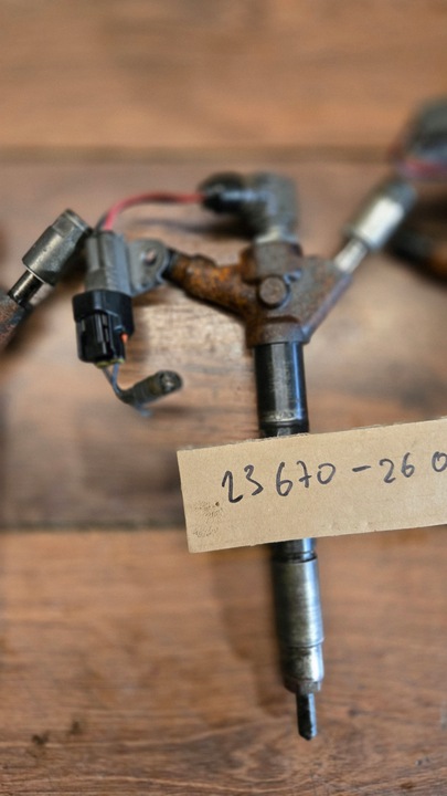 фото №8, Инжектор toyota corolla verso ii avensis t25 2.2 d-cat