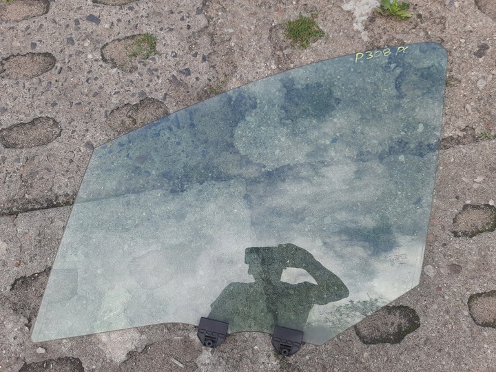 фото №1, Peugeot 308 5d стекло перед левая клееная двойная