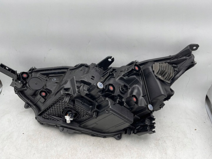 фото №11, Toyota bz4x bdb полный led фара передняя правая правое перед kito 42122 nr72