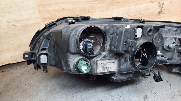 фото №9, Фара правое volvo v70 s60 рестайлинг 30648209 eu