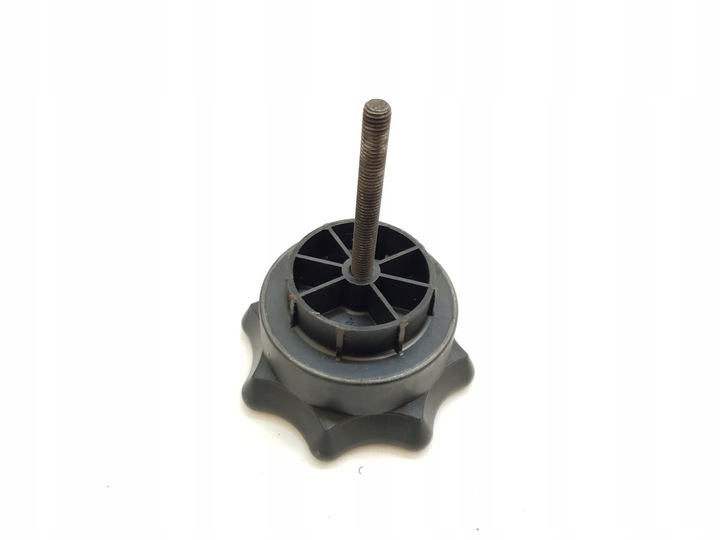 фото №1, Крепление колёса запасного audi a8 d2