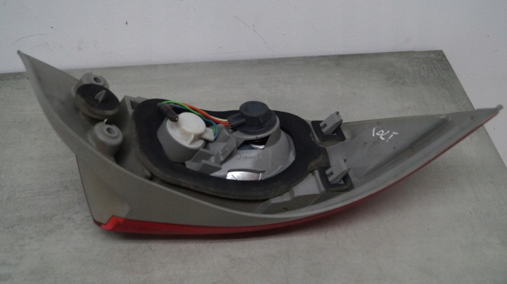 фото №10, Mitsubishi colt cabrio czc 04-12 задняя правая фара