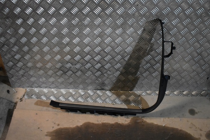 фото №1, Планка накладка порогова передня права mercedes w223 1