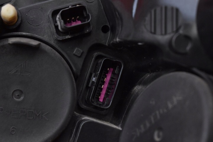 фото №12, Фара правое фара передняя eu 01033099900010 renault clio 4 iv 12-20
