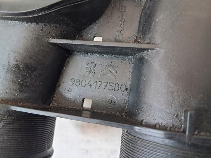 фото №6, Peugeot 308 t9 ii труба воздуховод воздуха 1.6 hdi 9804177580