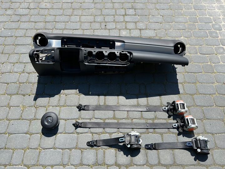 фото №1, Mercedes cla 118 панель консоль подушка безопасности ремни оригинал.