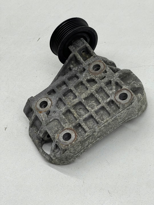 фото №8, Audi q7 4l 3.0 tdi лапи кріплення генератора + ролик