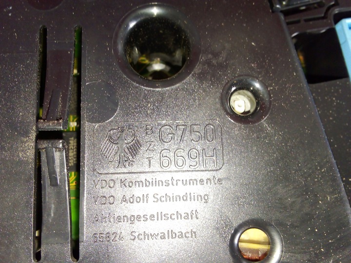 фото №14, Спідометр  манометр audi оригінальний номер 8d0919861f 81071431