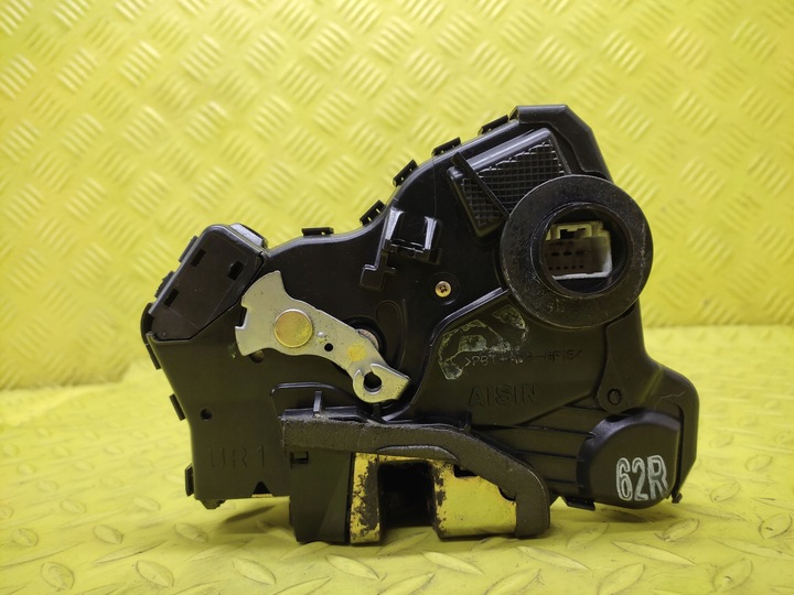 фото №4, Toyota avensis t25 універсал замок двері праві перед