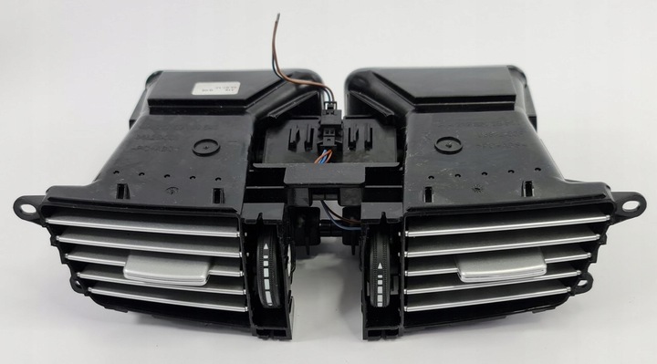 фото №1, Решётки воздуховод средство mercedes w212 a2128302854