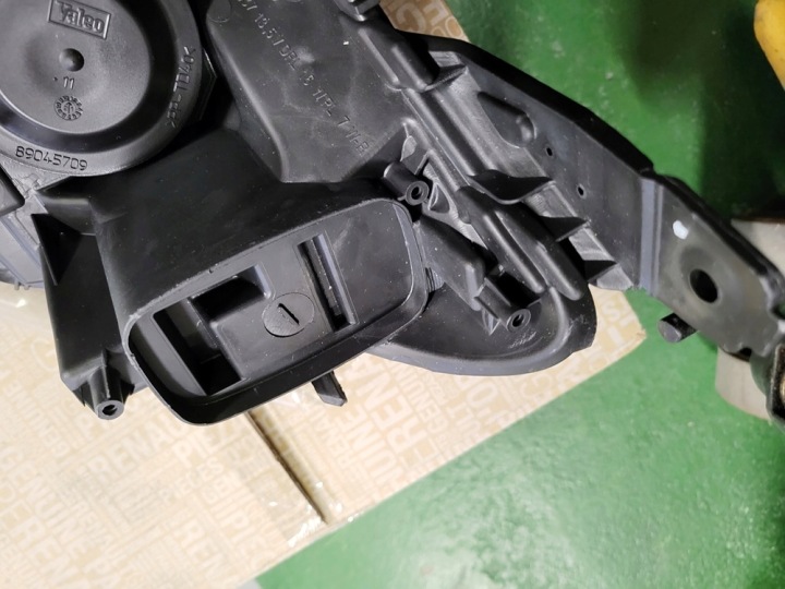 фото №16, Новый оригинальная запчасть фара renault megane iv правое 260102357r