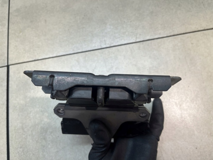 фото №8, Замок кришки задньої ford focus mk2 2.0 d 01041111905
