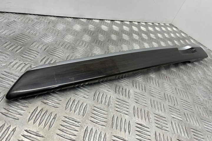 фото №10, Планка декоративна капот bmw 7 f01, f02 9115576 3.0l дизель 180kw 2010