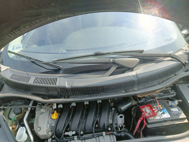 фото №1, Renault scenic 2 ii 03-09 панель під лобовим склом