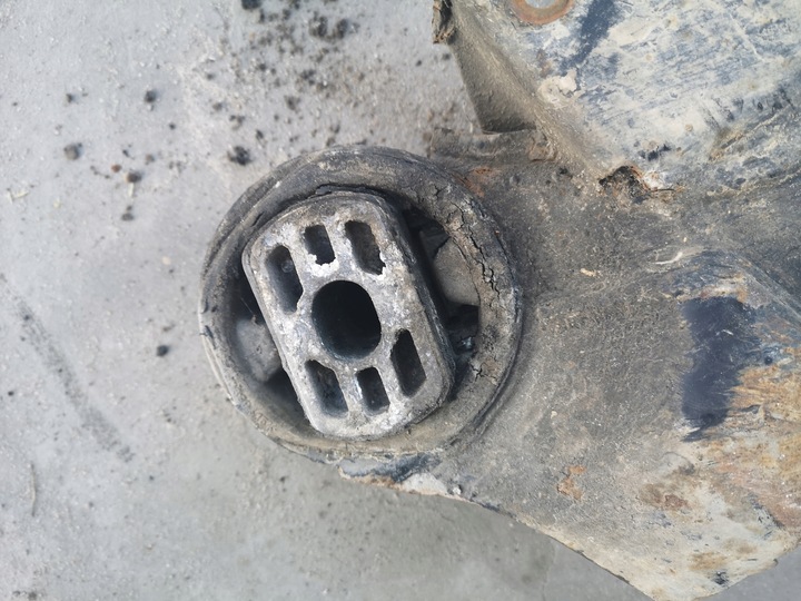 фото №9, Підрамник балка перед audi a8 d2 3.7 lubelskie