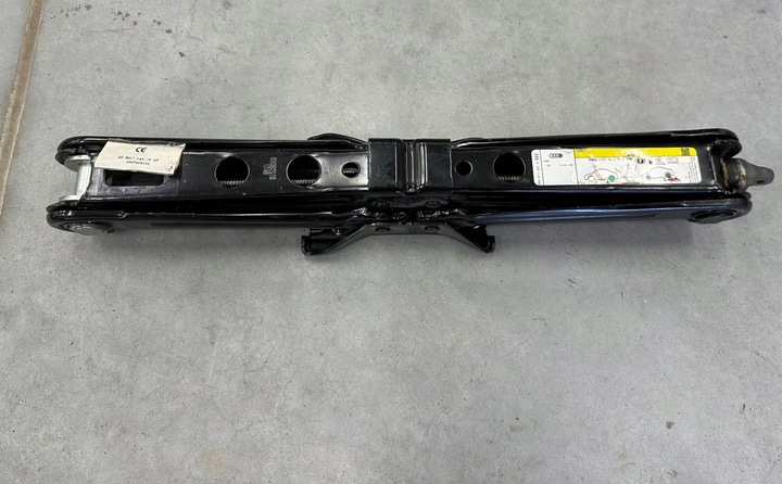 фото №1, Домкрат подъемник audi q5 80a оригинал идеальный 80a011031a