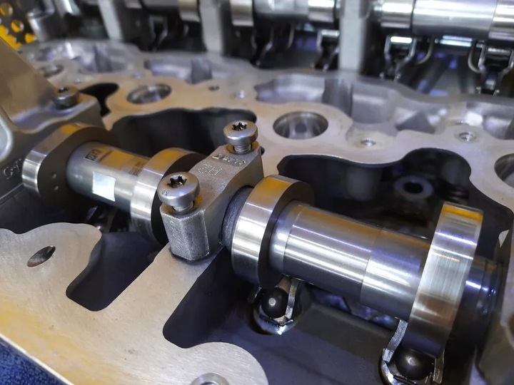 фото №11, Bmw 1 f40 2.0 головка вали 9470064 b48