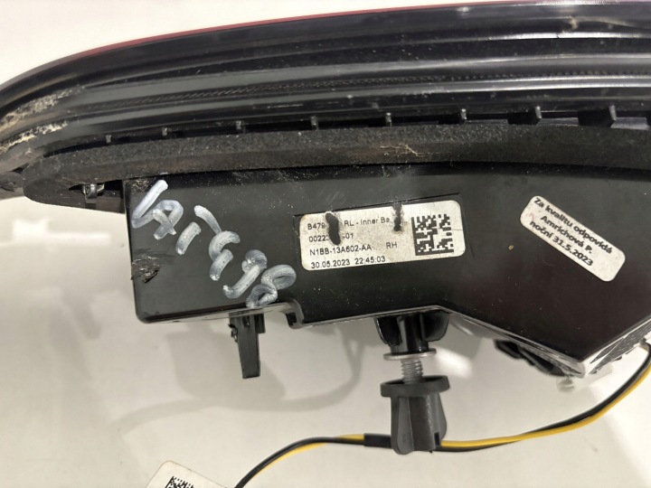 фото №9, Ford fiesta mk8 фара правое зад w крышка багажника n1bb-13a602-aa