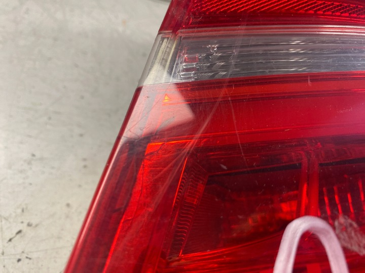 фото №7, Jaguar xe лампа правый зад led