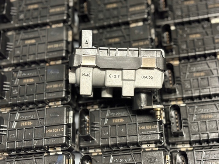 фото №12, Оригінал hella garrett turbo регулятор блок керування турбіни g-219, 6nw008412