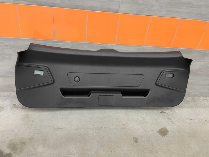 фото №1, Обивка защита крышки багажника q3 83a оригинал красивая