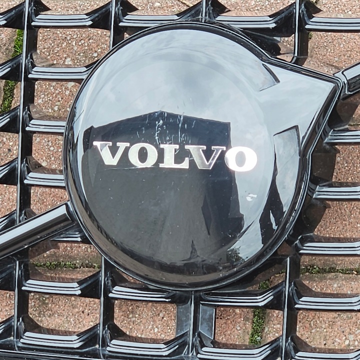 фото №10, Volvo xc60 ii рестайлинг r-designe 22-24 бампер + решётка