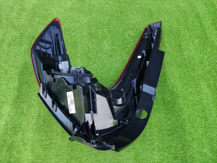 фото №10, Volvo xc40 17- лампа права задня зад led