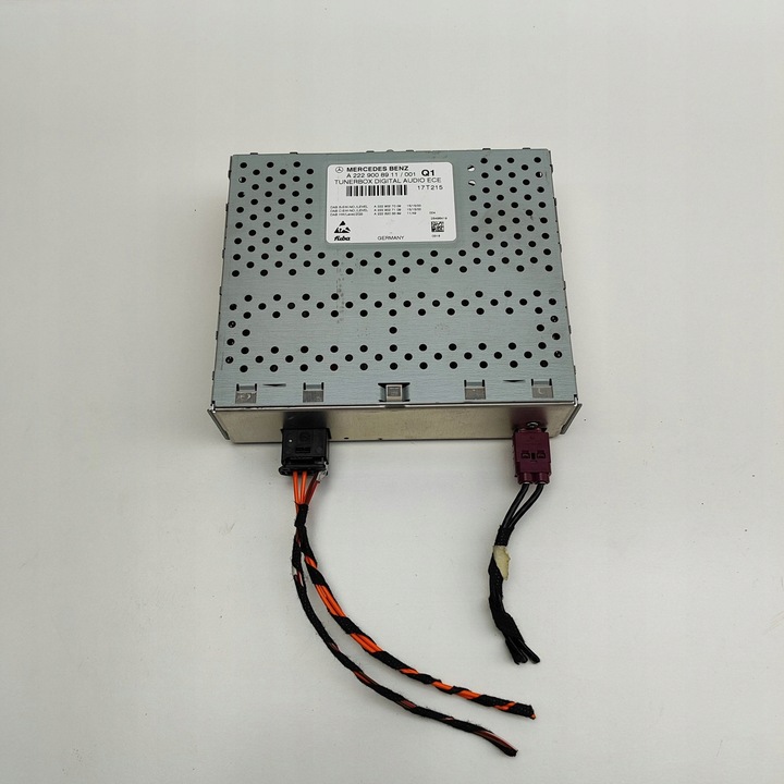 фото №1, Mercedes-benz c w205 2017 панель / радіопрогравач cd/dvd/gps