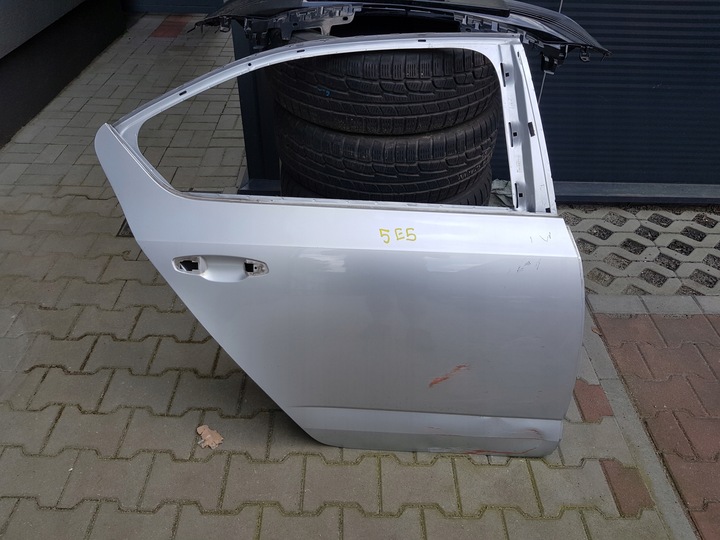 фото №1, Двері праві правий зад задні skoda octavia iii 5e5