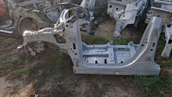 фото №3, Renault megane v e-tech четверть левый перед