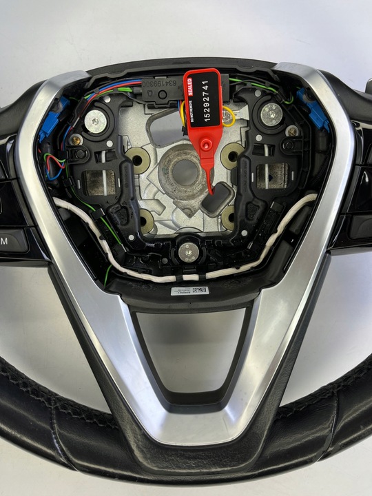 фото №6, Руль чёрная кожа мультифункция bmw серии 5 g30 g31