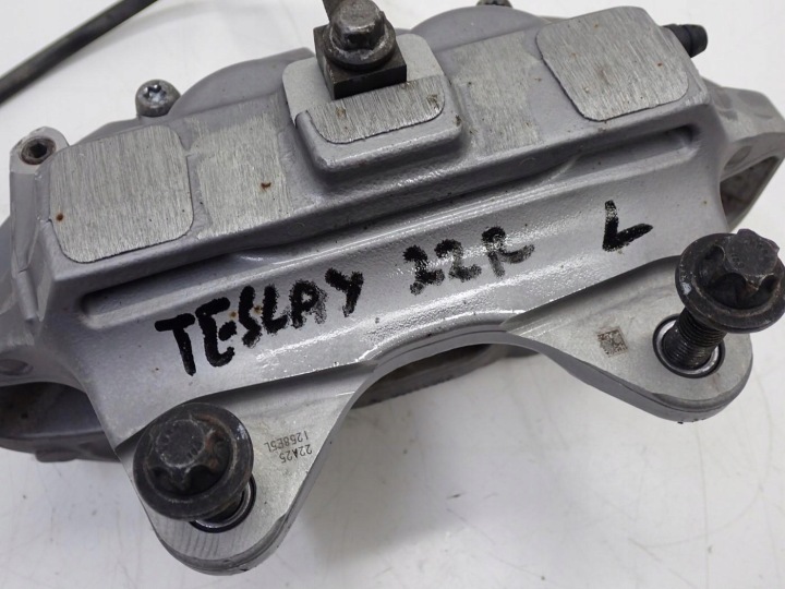 фото №9, Суппорт тормозной левые перед brembo 4x4 awd tesla модель y 3d3 3d7 22r