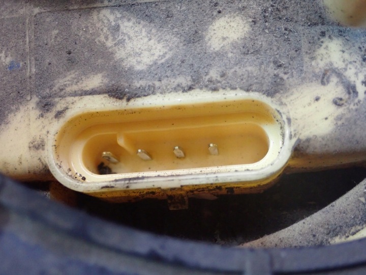 фото №5, Mitsubishi colt vi z30 02-09 1.3 насос пального a4544700094 mn135000 4 pin