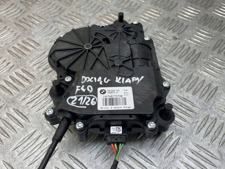 фото №6, Bmw (oem) 7461707 1' f40 доводчик кришки задньої зад