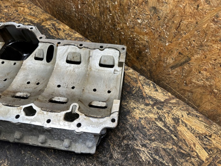 фото №8, Поддон масла масла vw usa 2.5 fsi 07k103603b 07k103602a