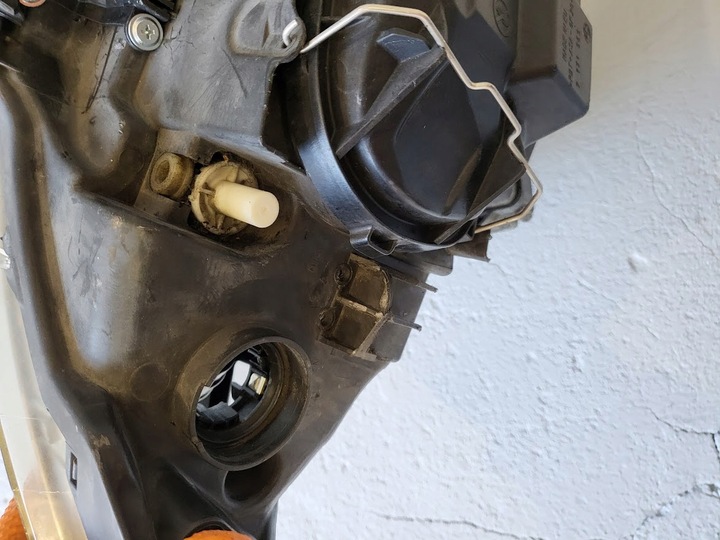 фото №9, Bmw 1 e87 e81 набор ремонтный крепления лампы левая