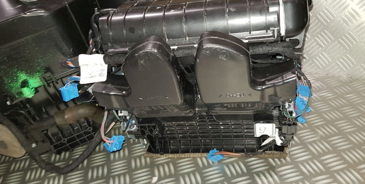 фото №8, Audi q7 4l рестайлінг обігрівач корпус випарник радіатор джгут 4l1820003ad