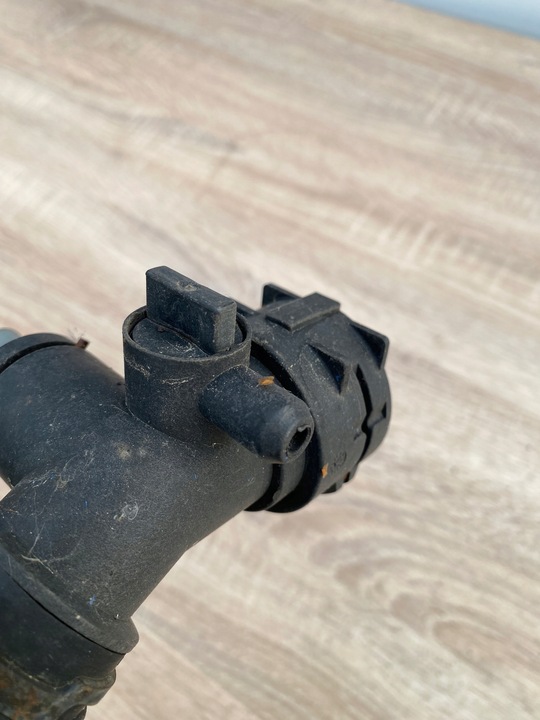 фото №10, Труба шланг шланг радіатор води porsche macan 95b - 95b121109f