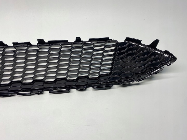 фото №8, Решётка радиатора ford focus mk3 рестайлинг st-line f1ej-8200-a1