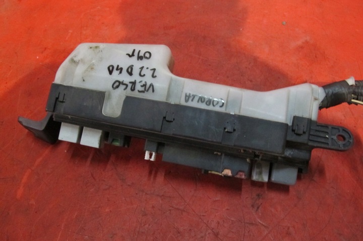 фото №4, Toyota corolla verso 2 ii 04- 2.2 d4d коробка предохранителей