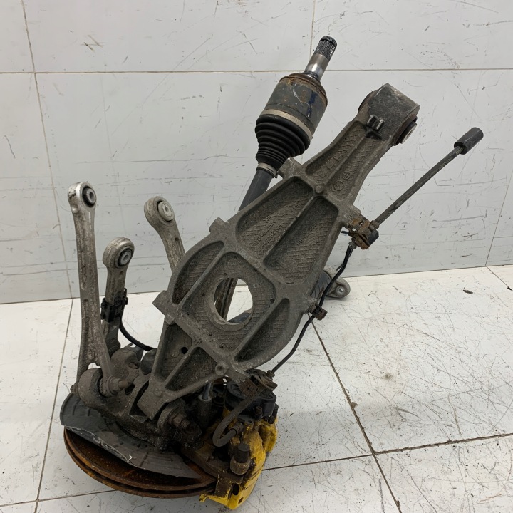 фото №10, Поворотна опора права зад підвішування повітряна подушка maserati levante m161 3.0 v6 crd 18r